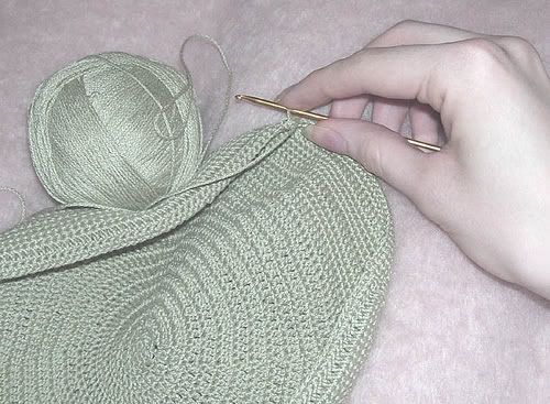How to make an extra large crochet fan for right handers | Video