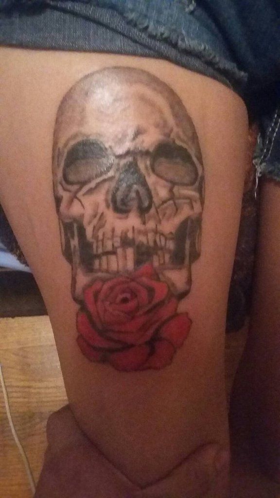 skull_rose_tattoo_by_drawingisbusiness-d